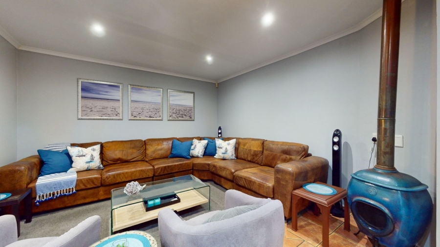 6 Bedroom Property for Sale in Country Club Western Cape
